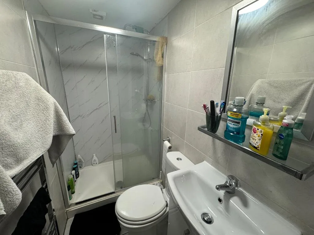5 bedroom terraced house for rent