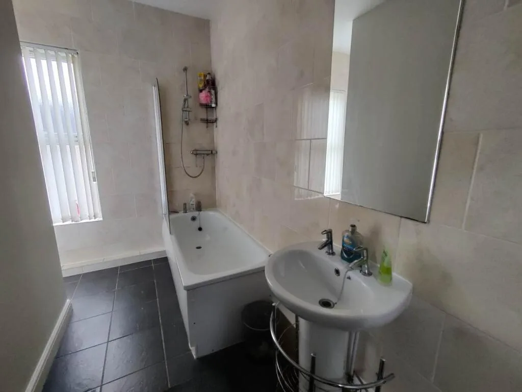5 bedroom house share for rent