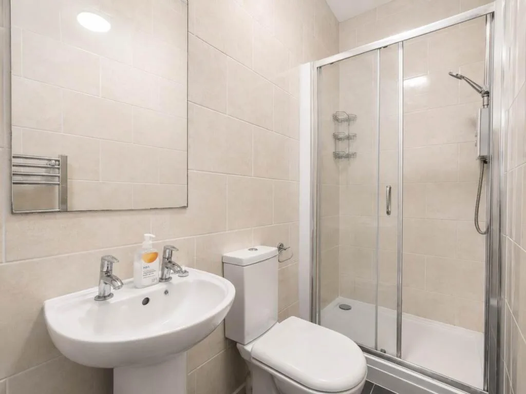 5 bedroom house share for rent