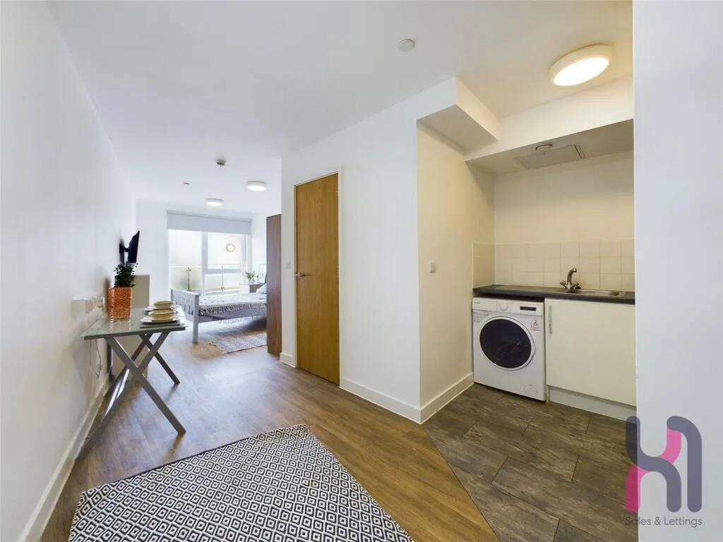 Studio flat for rent