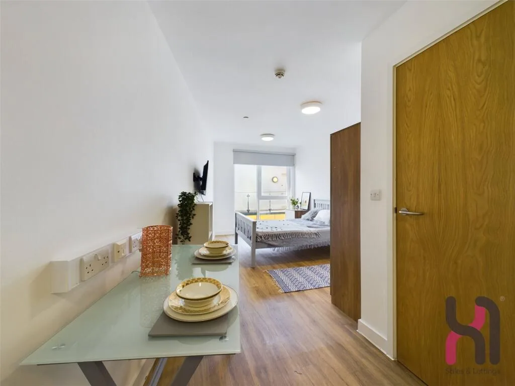 Studio flat for rent