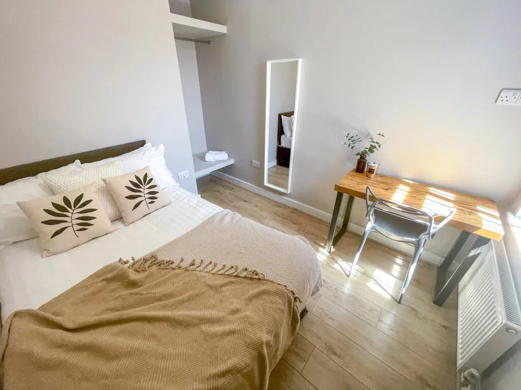 6 bedroom terraced house for rent