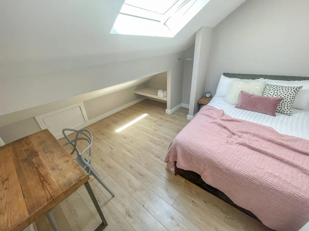 6 bedroom terraced house for rent