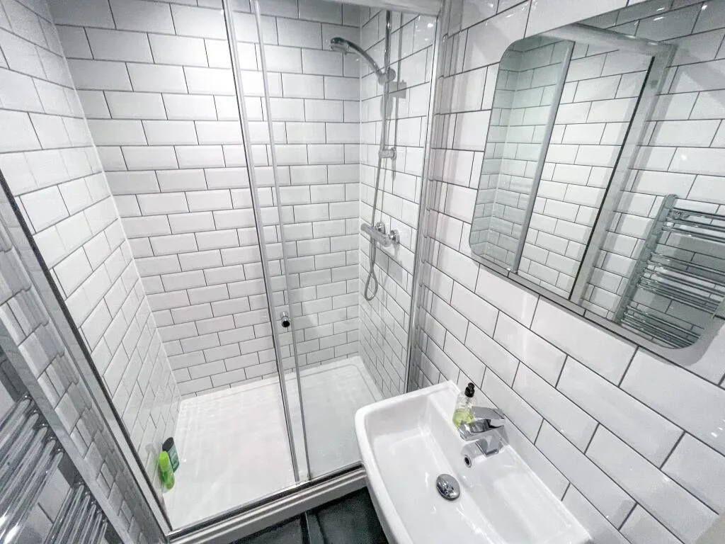 6 bedroom terraced house for rent