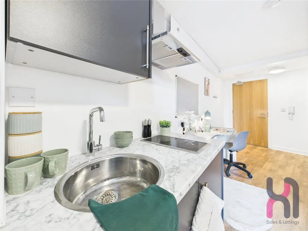 Studio flat for rent