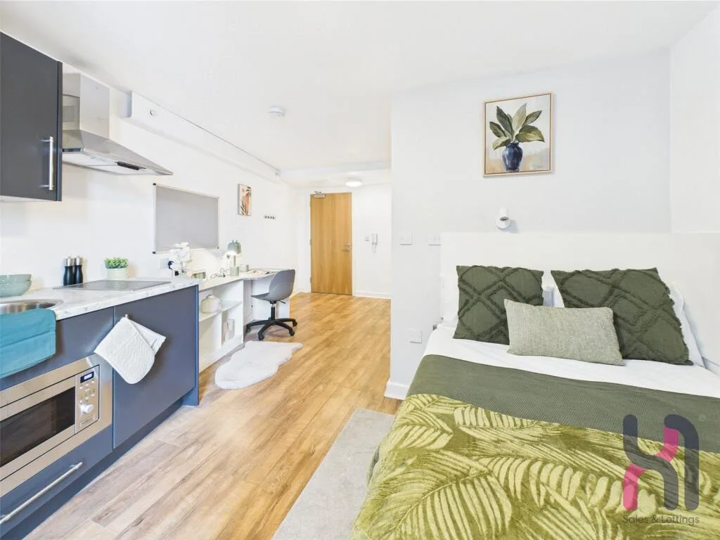 Studio flat for rent
