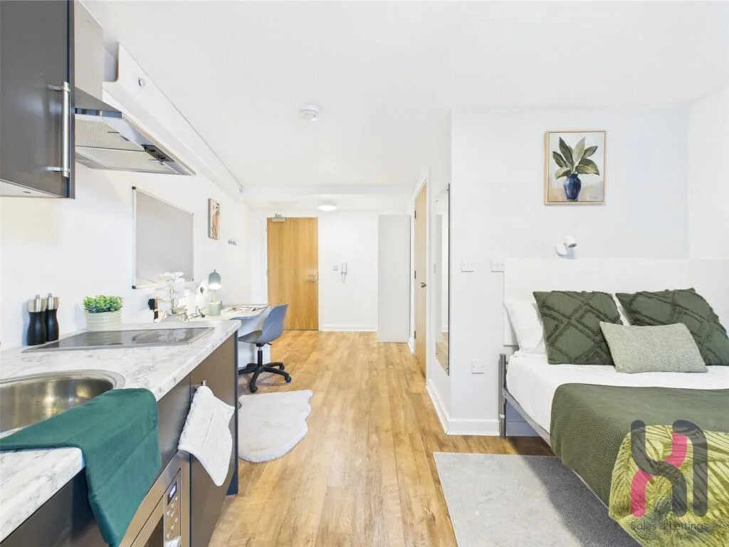 Studio flat for rent