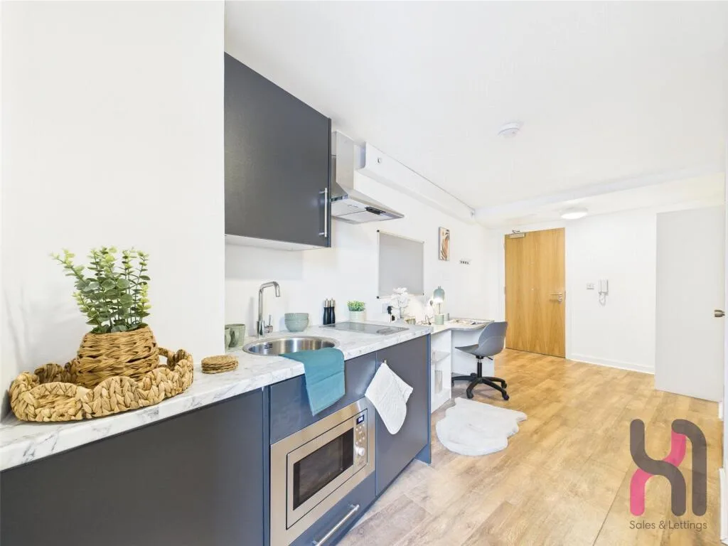 Studio flat for rent