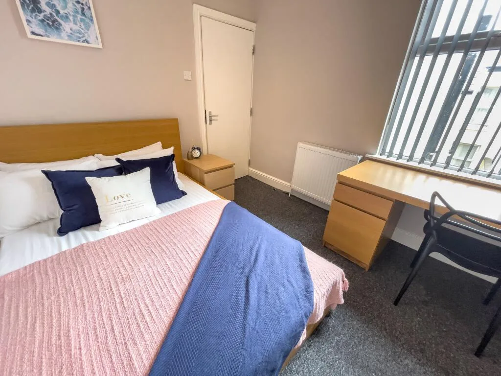 5 bedroom terraced house for rent