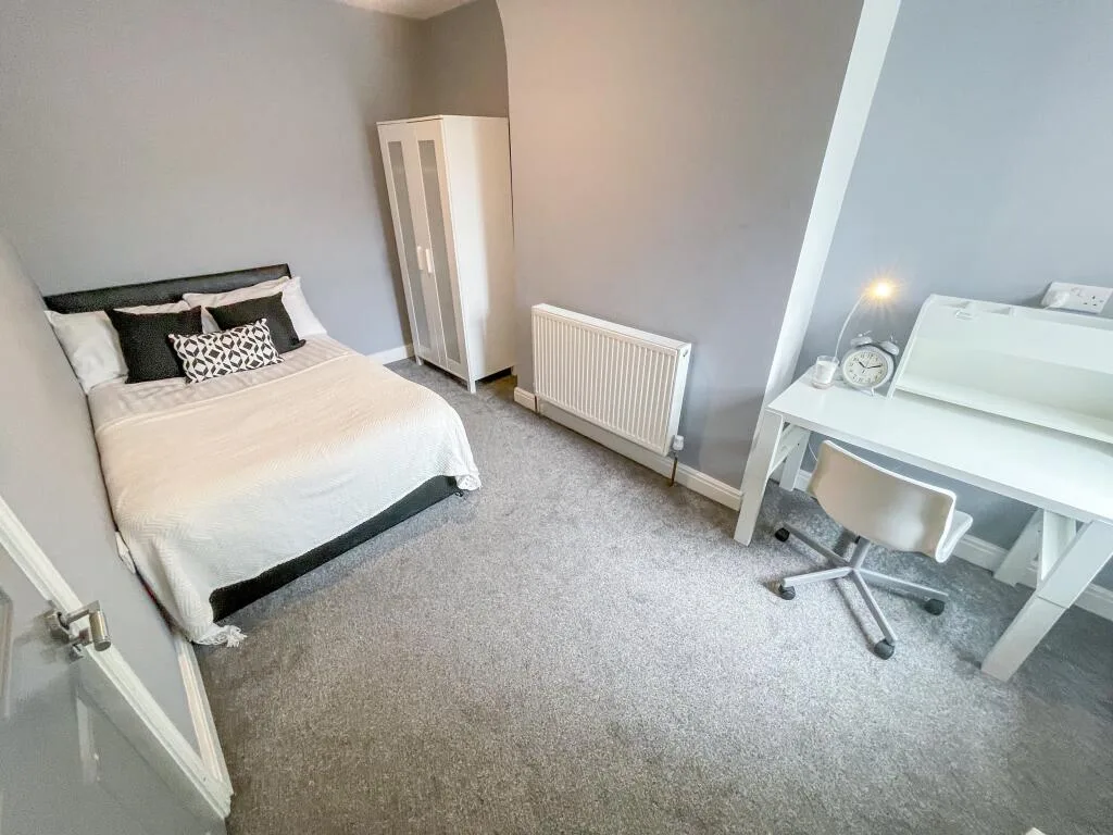 5 bedroom house for rent