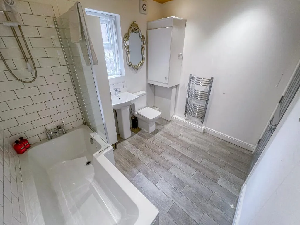 5 bedroom house for rent