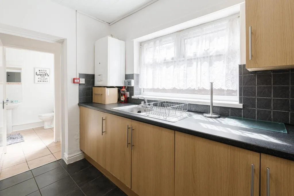 5 bedroom terraced house for rent