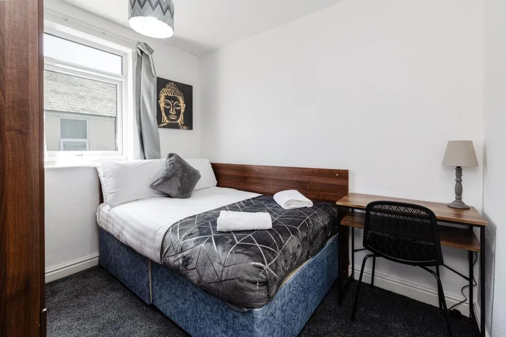 5 bedroom terraced house for rent