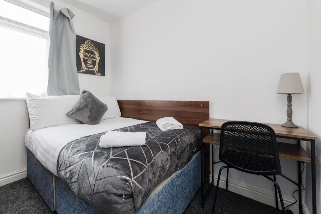 5 bedroom terraced house for rent