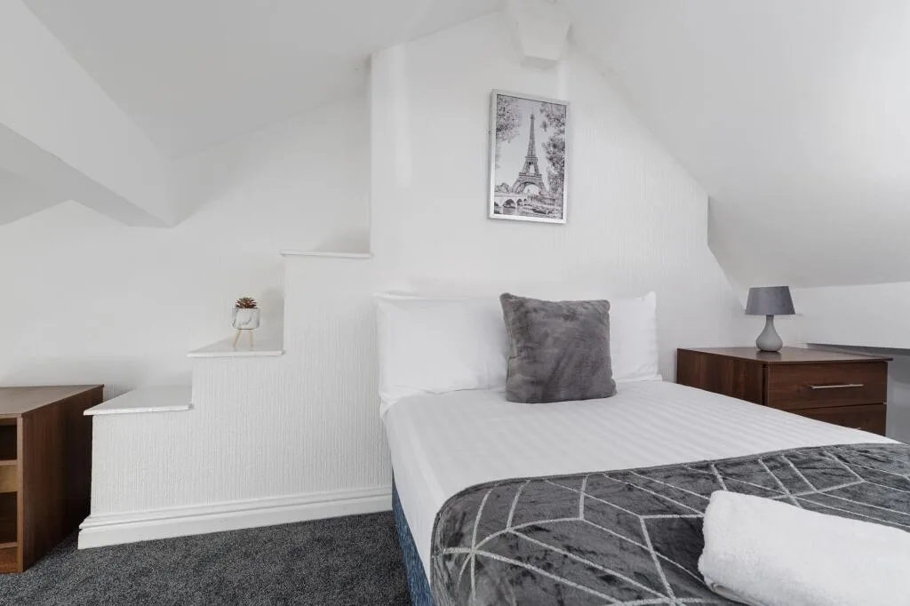 5 bedroom terraced house for rent