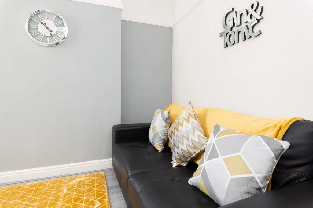 5 bedroom terraced house for rent