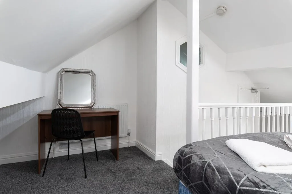 5 bedroom terraced house for rent
