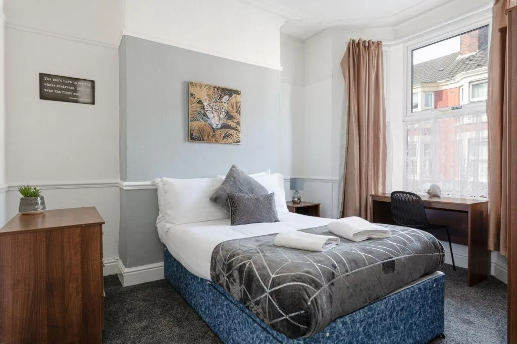 5 bedroom terraced house for rent