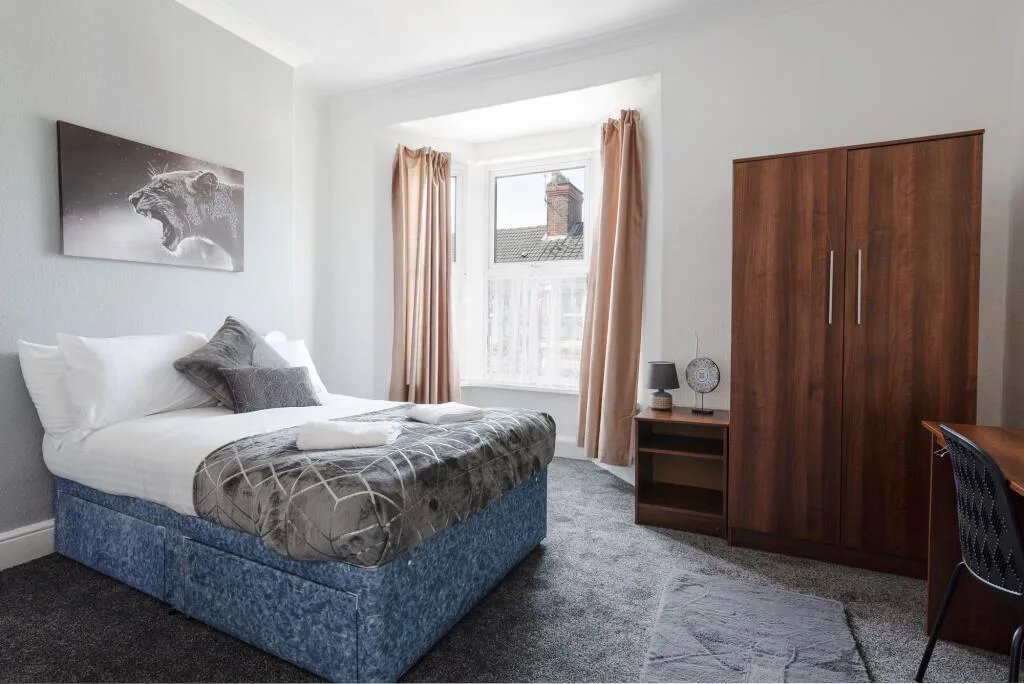 5 bedroom terraced house for rent