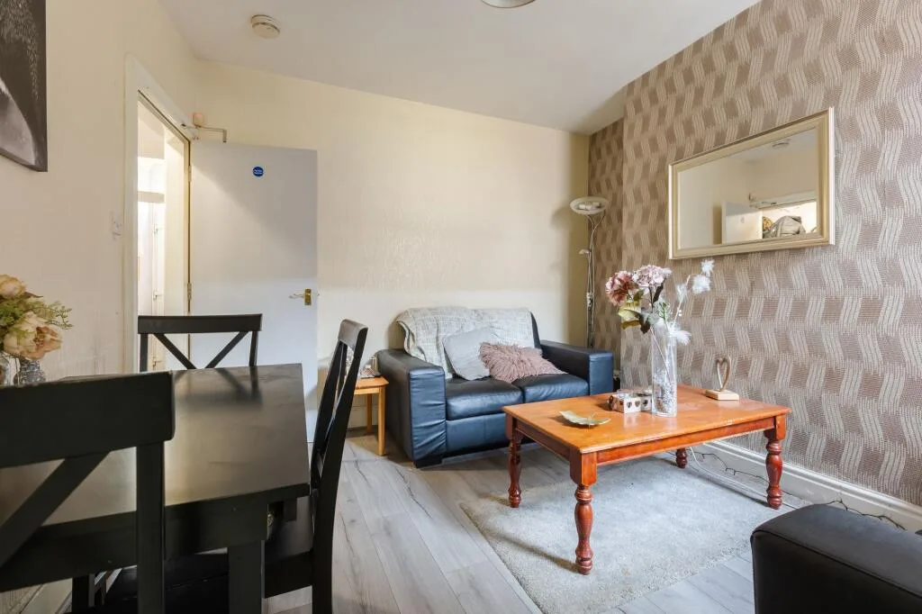4 bedroom house share for rent