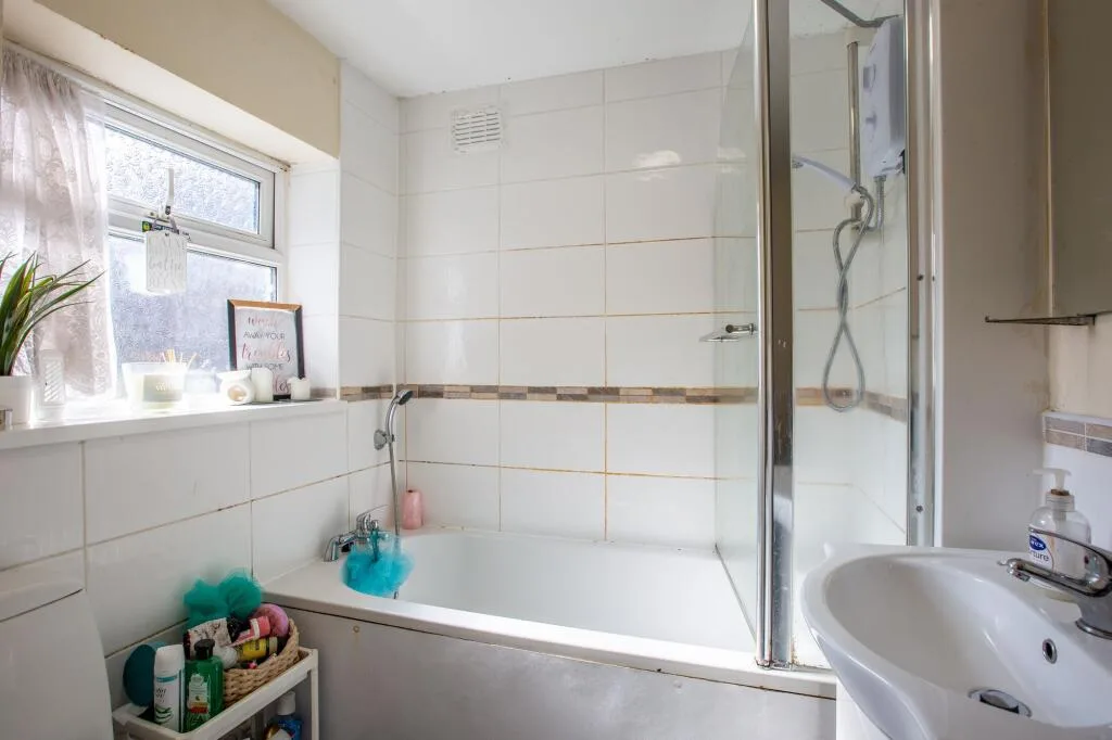 4 bedroom house share for rent