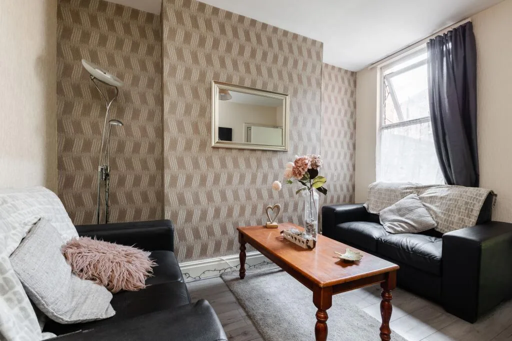4 bedroom house share for rent
