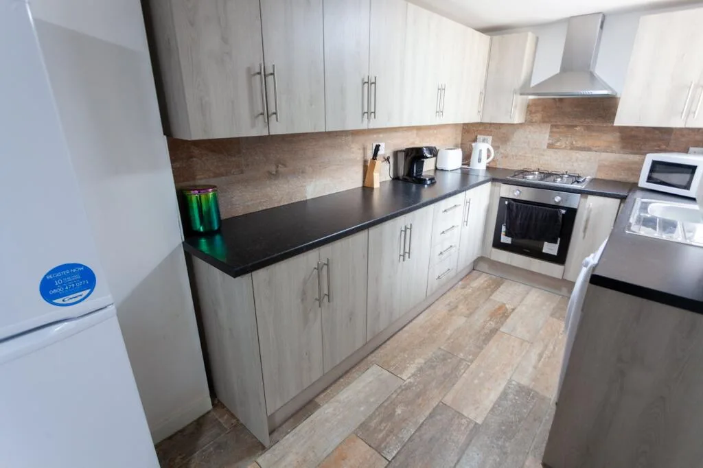 6 bedroom terraced house for rent