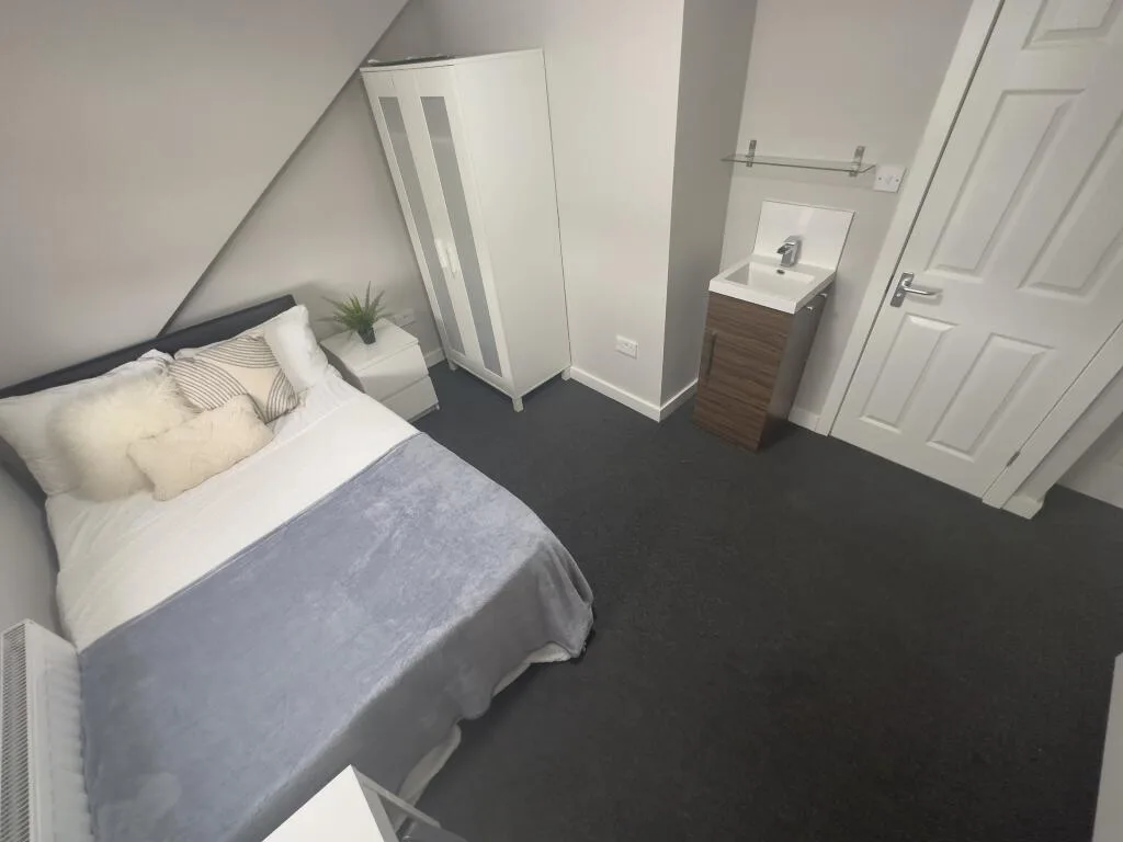 4 bedroom house share for rent