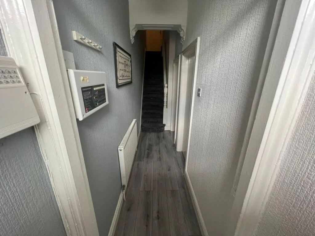 5 bedroom terraced house for rent