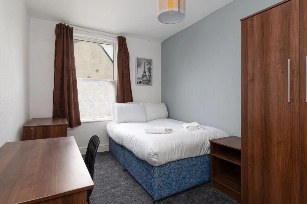 5 bedroom terraced house for rent