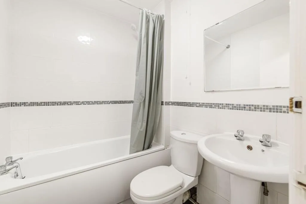 5 bedroom terraced house for rent