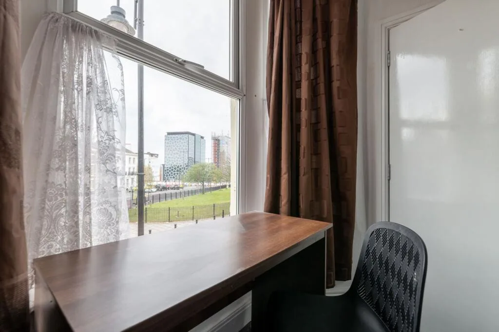5 bedroom terraced house for rent