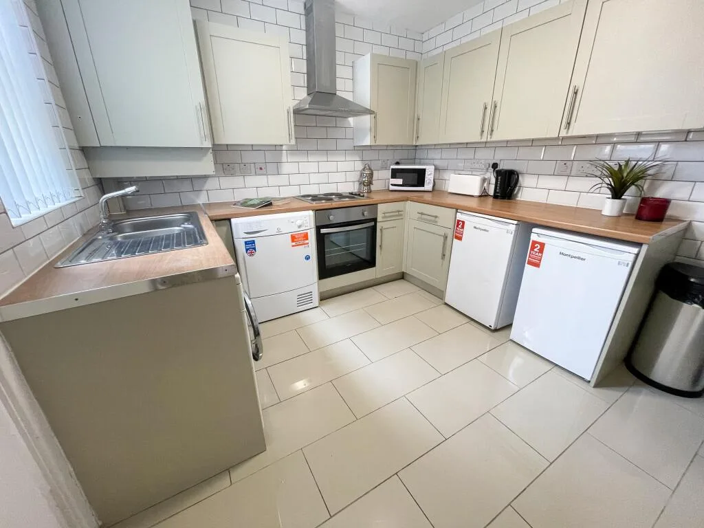 5 bedroom house for rent