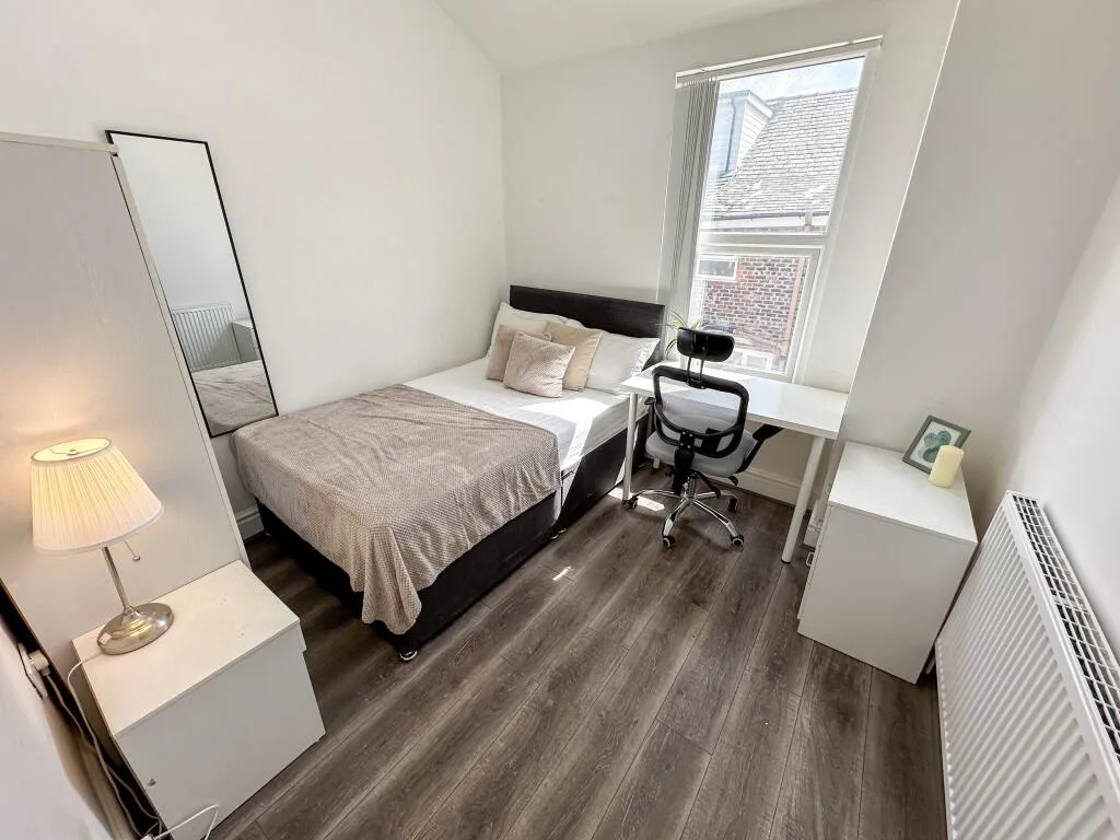 5 bedroom house for rent