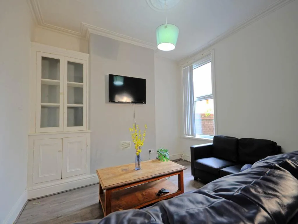 5 bedroom house share for rent