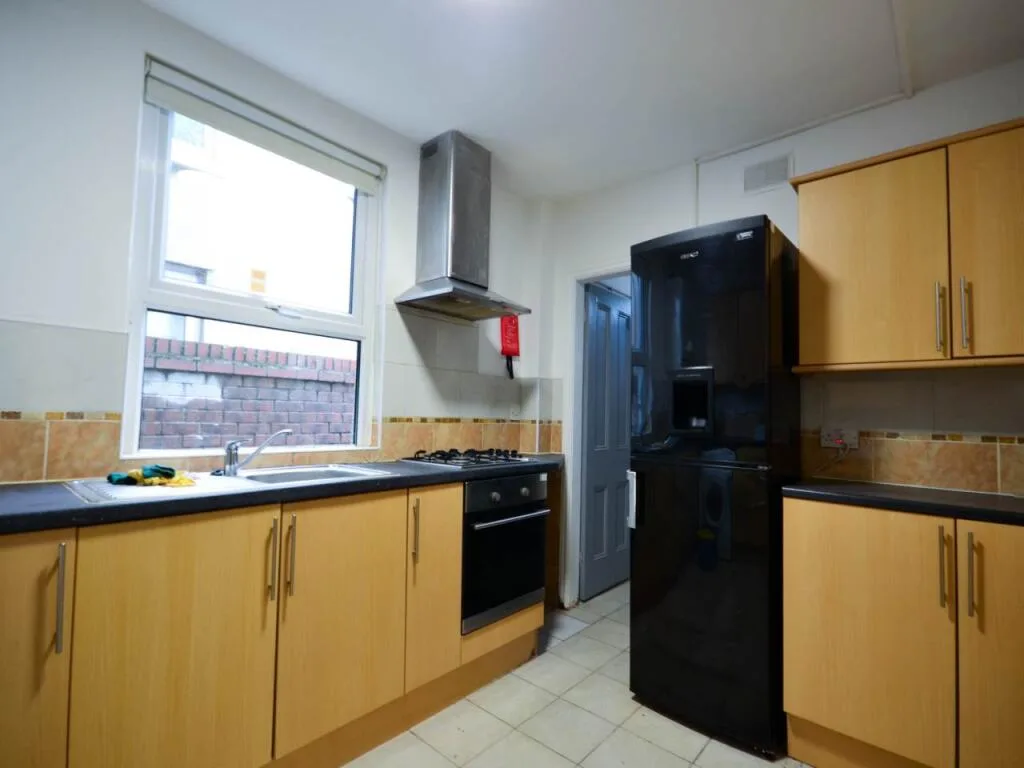 5 bedroom house share for rent
