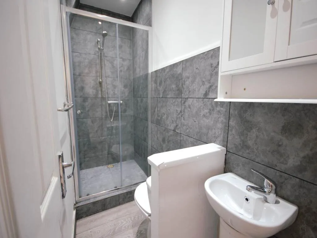 4 bedroom house share for rent