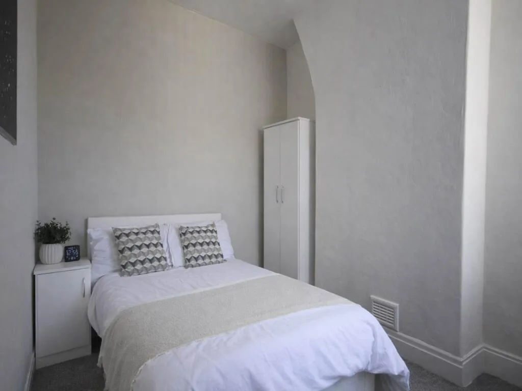 4 bedroom house share for rent