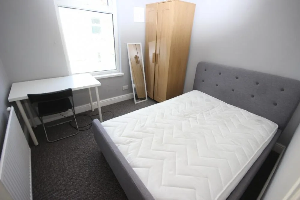 5 bedroom terraced house for rent