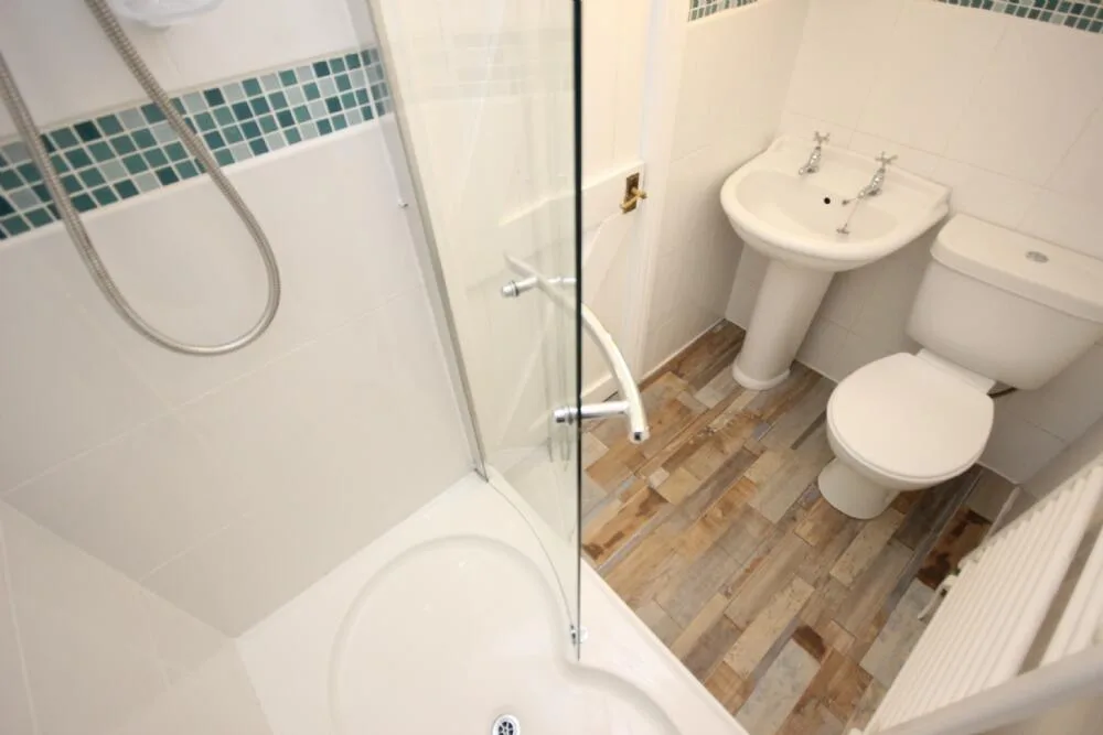 5 bedroom terraced house for rent
