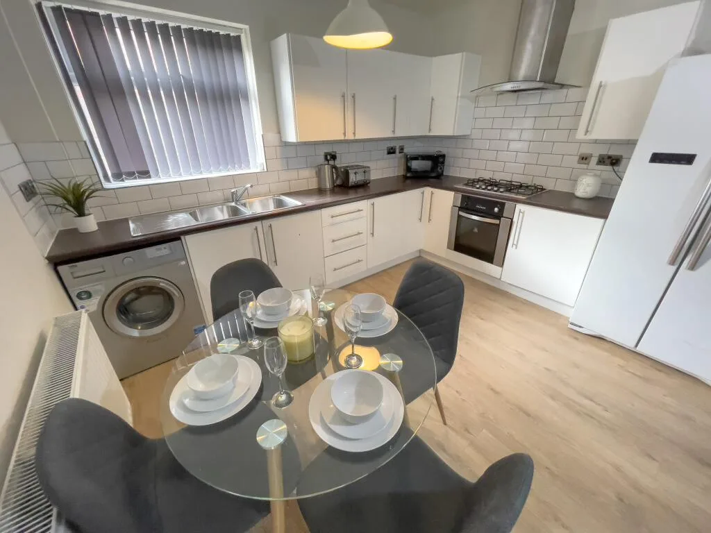 4 bedroom house share for rent