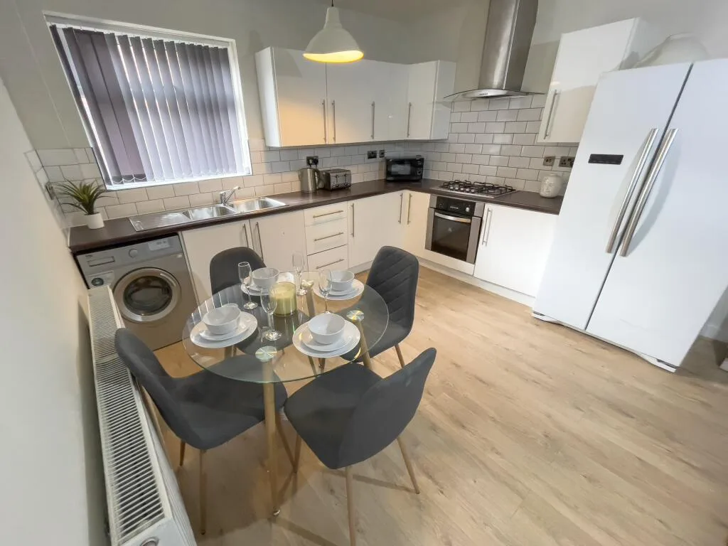 4 bedroom house share for rent