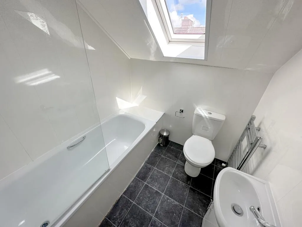6 bedroom terraced house for rent