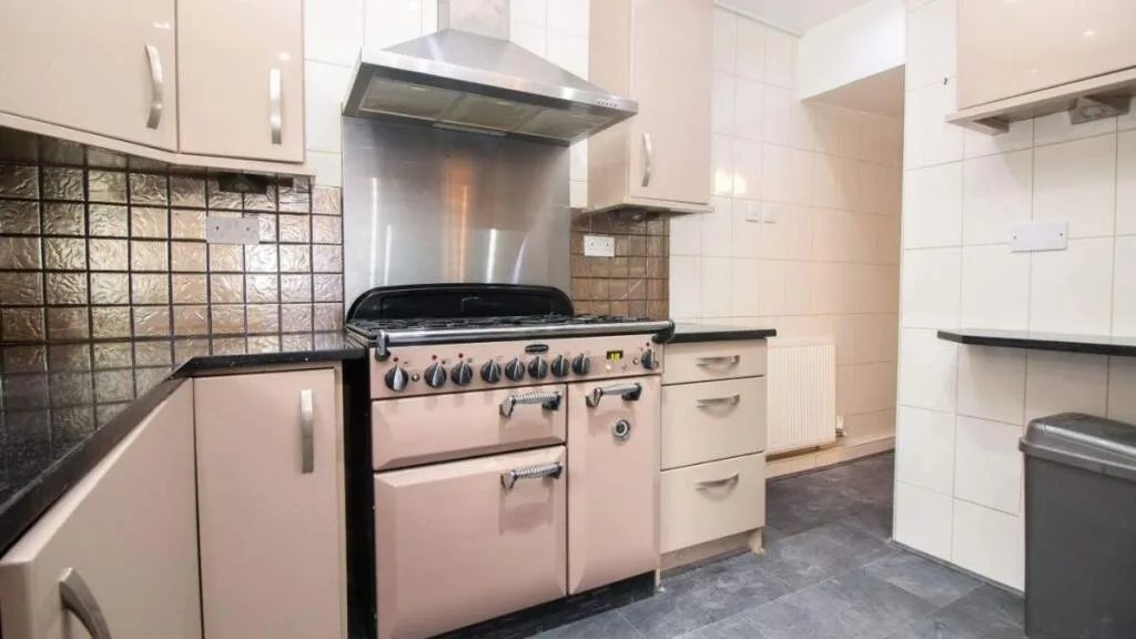 4 bedroom terraced house for rent