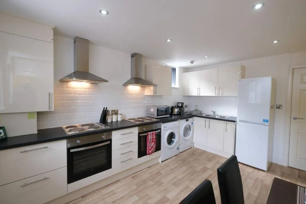 5 bedroom terraced house for rent