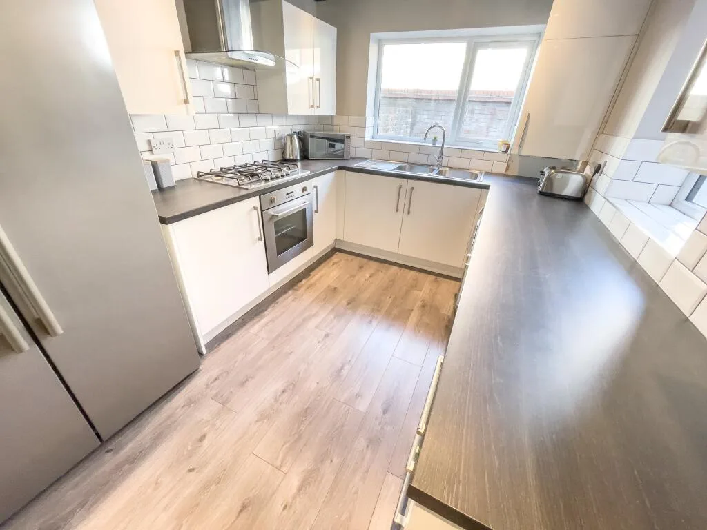 5 bedroom house for rent