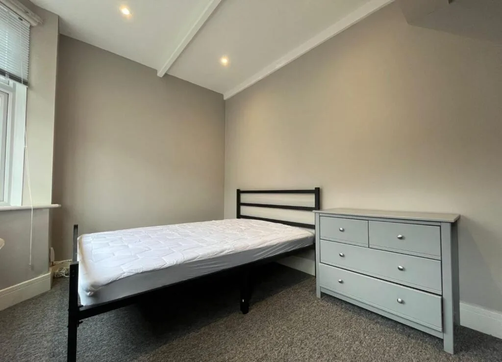 2 bedroom ground floor flat for rent