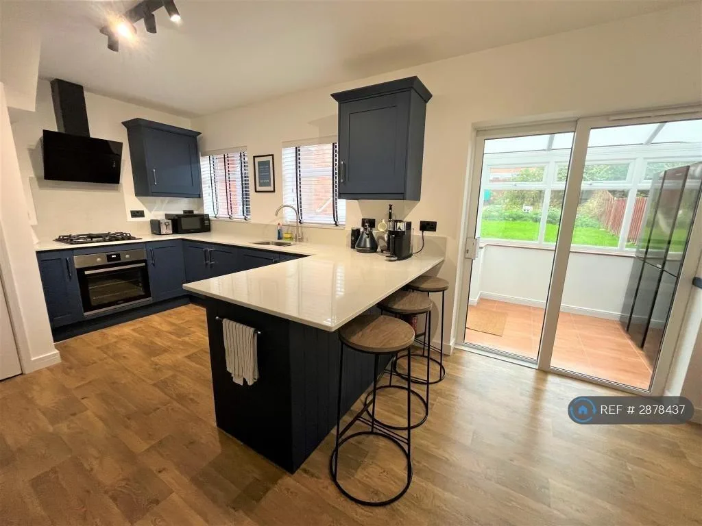 1 bedroom house share for rent