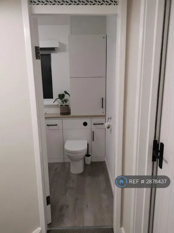 1 bedroom house share for rent