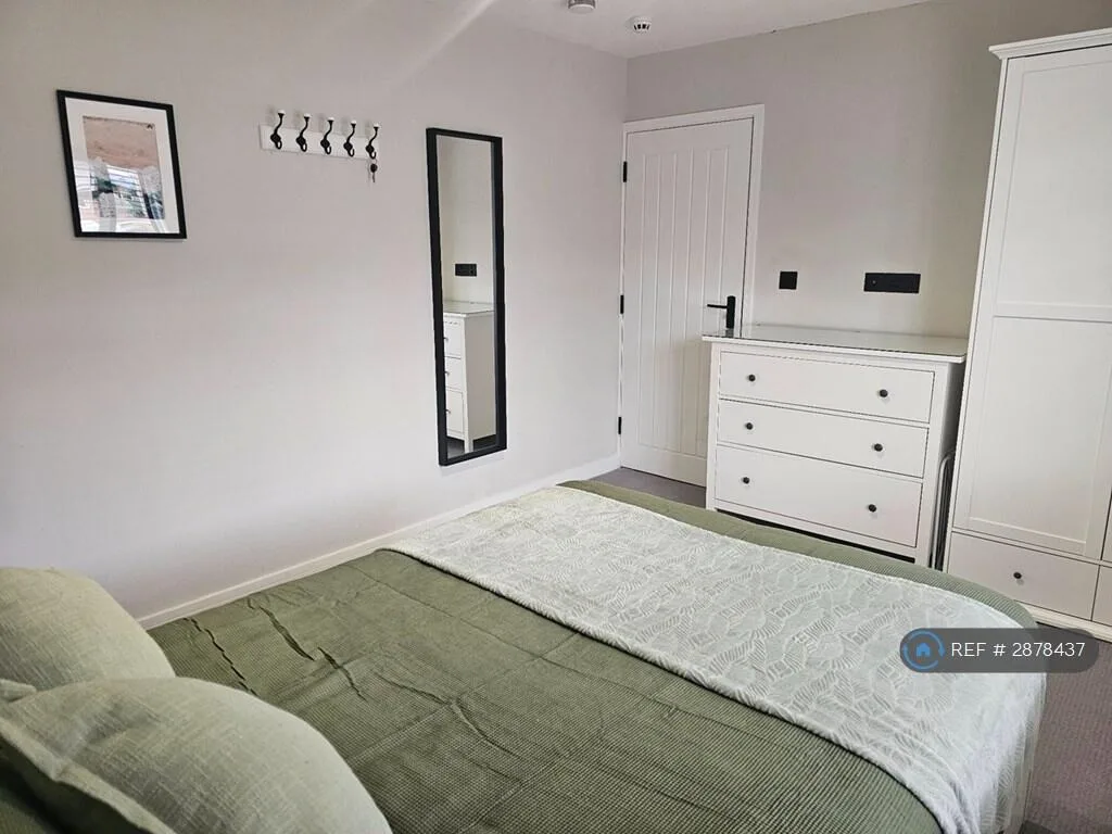 1 bedroom house share for rent
